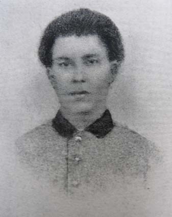 Menica Rondelly à 16 ans, 20 ans, 22 ans et 50 ans